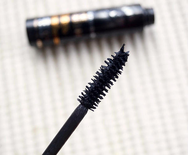 ریمل بورژوا مدل Clubbing ultra Black
